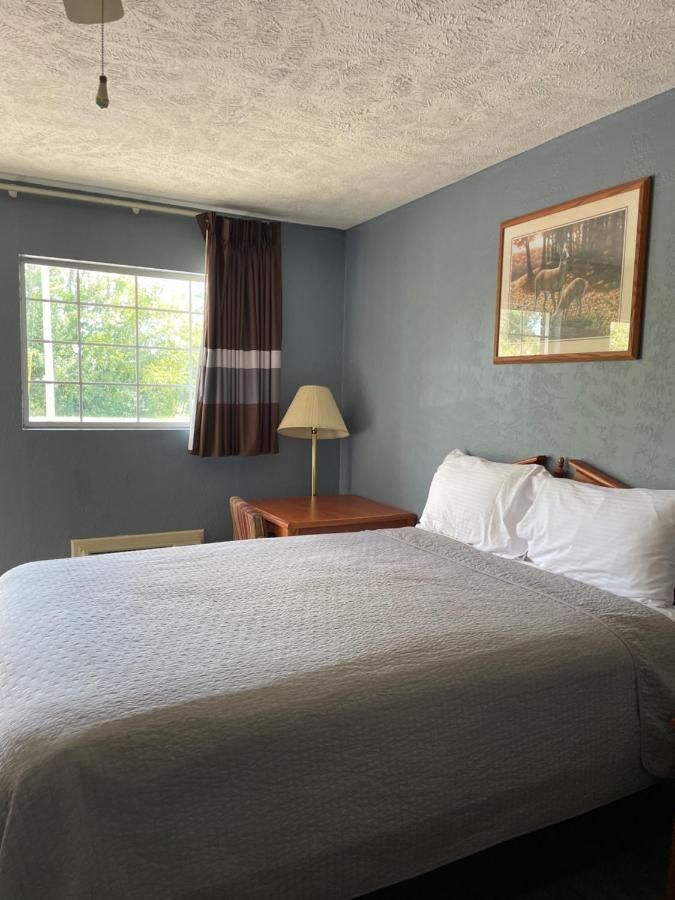Deerfield Inn Adamsville Bagian luar foto